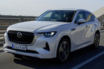 Mazda CX-60 Gama CX-60 Takumi Todo terreno Rodium White Exterior Frontal-Lateral 5 puertas