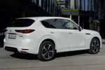Mazda CX-60 Gama CX-60 Takumi Todo terreno Rodium White Exterior Posterior-Lateral 5 puertas