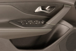 Peugeot 408 PureTech 130 EAT8 GT Turismo Interior Mandos puerta 5 puertas