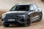 Audi Q8 Sportback 55 e-tron quattro Sportback e-tron S line con Paquete Black  Todo terreno Gris cronos Exterior Frontal-Lateral 5 puertas