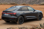 Audi Q8 Sportback 55 e-tron quattro Sportback e-tron S line con Paquete Black  Todo terreno Gris cronos Exterior Posterior-Lateral 5 puertas