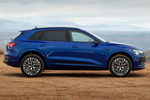 Audi Q8 55 e-tron quattro e-tron S line con Paquete Black  Todo terreno Azul Ultra Metalizado Exterior Lateral 5 puertas
