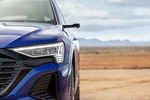 Audi Q8 55 e-tron quattro e-tron S line con Paquete Black  Todo terreno Azul Ultra Metalizado Exterior Faro 5 puertas