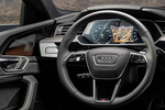 Audi Q8 55 e-tron quattro e-tron S line  Todo terreno Interior Volante 5 puertas