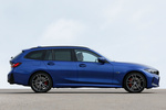 BMW Serie 3 330e xDrive Touring Paquete M Sport Pro Touring Turismo familiar M Portimao Blue Metallic Exterior Lateral 4 puertas