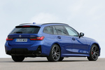 BMW Serie 3 330e xDrive Touring Paquete M Sport Pro Touring Turismo familiar M Portimao Blue Metallic Exterior Posterior-Lateral 4 puertas