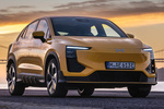 Aiways U6 63 kWh Coup&eacute; Prime Todo terreno Canary Yellow Exterior Lateral-Frontal 5 puertas