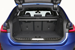BMW Serie 3 330e xDrive Touring Paquete M Sport Pro Touring Turismo familiar Interior Maletero 4 puertas