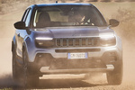 Jeep Avenger BEV 115 kW (156 CV) Customized BEV Todo terreno Granito Exterior Lateral-Frontal 5 puertas