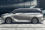 Lexus LM 500h Luxury Monovolumen Exterior Lateral 5 puertas