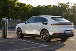 Porsche Cayenne Gama E-Hybrid Coup&eacute; Paquete Exterior Negro E-Hybrid Coup&eacute; Todo terreno Blanco Carrara Metalizado Exterior Toma de recarga 5 puertas