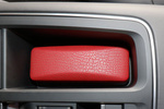 Citro&euml;n C5 Aircross Plug-in Hybrid 225 Shine Pack Plug-in Hybrid con Ambiente Metropolitan Black Todo terreno Interior Guantera y recept&aacute;culo 5 puertas