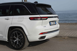 Jeep Grand Cherokee 4xe Summit Reserve Todo terreno Blanco Brillante con Techo Negro Exterior Posterior 5 puertas