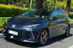 MG MG4 XPower XPower Turismo Pebble Black Exterior Frontal-Lateral 5 puertas
