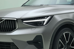 Volvo XC40 B4 Core Todo terreno Silver Dawn Exterior Faro 5 puertas