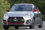 Suzuki Swift 1.4 BOOSTERJET Sport "20 aniversario" Turismo Plata Premium Metalizado con Techo Negro Exterior Frontal-Lateral 5 puertas