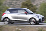 Suzuki Swift 1.4 BOOSTERJET Sport "20 aniversario" Turismo Plata Premium Metalizado con Techo Negro Exterior Lateral 5 puertas