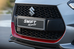 Suzuki Swift 1.4 BOOSTERJET Sport "20 aniversario" Turismo Plata Premium Metalizado con Techo Negro Exterior Frontal 5 puertas