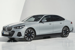 BMW i5 eDrive40 M Sport Edition Turismo M Brooklyn Grey Metallic Exterior Frontal-Lateral 4 puertas