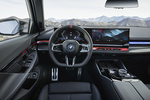 BMW i5 M60 xDrive M60 xDrive con Alc&aacute;ntara/Veganza M Schwarz Turismo Interior Salpicadero 4 puertas