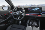 BMW i5 M60 xDrive M60 xDrive con Alc&aacute;ntara/Veganza M Schwarz Turismo Interior Salpicadero 4 puertas