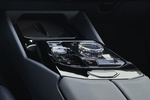 BMW i5 M60 xDrive M60 xDrive con Alc&aacute;ntara/Veganza M Schwarz Turismo Interior Consola Central 4 puertas