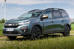 Dacia Jogger Hybrid 140 Extreme Hybrid 7 plazas Turismo familiar Gris Cometa Exterior Frontal-Lateral 5 puertas