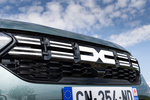 Dacia Jogger Hybrid 140 Extreme Hybrid 7 plazas Turismo familiar Gris Cometa Exterior Detalle 5 puertas