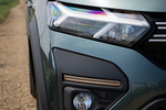 Dacia Jogger Hybrid 140 Extreme Hybrid 7 plazas Turismo familiar Gris Cometa Exterior Faro 5 puertas