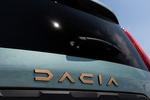 Dacia Jogger Hybrid 140 Extreme Hybrid 7 plazas Turismo familiar Gris Cometa Exterior Detalle 5 puertas