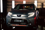 Toyota Aygo X Cross Undercover Cross Undercover Todo terreno Bi-tono Gris Exterior Frontal-Lateral 5 puertas