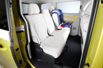 Volkswagen ID. Buzz Batalla Corta 150 kW (204 CV) 77 kWh 5 asientos 1st Edition Vehículo comercial Interior Silla infantil 5 puertas