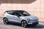 Volvo EX30 Gama EX30 Ultra (llantas 20") Todo terreno Cloud Blue Exterior Lateral-Frontal 5 puertas