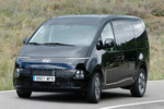 Hyundai Staria 2.2 CRDi 130 kW (177 CV) AT 9 plazas Tecno 9 plazas Monovolumen Abyss Black Exterior Frontal-Lateral 5 puertas