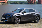 Lexus UX 300e Executive e Todo terreno Iridio Sonic Exterior Frontal-Lateral 5 puertas
