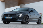 Peugeot 508 Plug-in Hybrid e-EAT8 GT Turismo Gris Titanium Exterior Frontal-Lateral 5 puertas