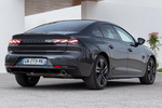 Peugeot 508 Plug-in Hybrid e-EAT8 GT Turismo Gris Titanium Exterior Posterior-Lateral 5 puertas