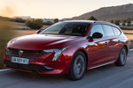 Peugeot 508 SW Allure Plug-in Hybrid e-EAT8 SW Allure Plug-in Hybrid Turismo Elixir Red Exterior Frontal-Lateral 5 puertas
