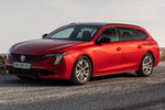 Peugeot 508 SW Allure Plug-in Hybrid e-EAT8 SW Allure Plug-in Hybrid Turismo Elixir Red Exterior Frontal-Lateral 5 puertas