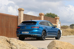 Volkswagen Arteon Shooting Brake 2.0 TDI 147 kW (200 CV) DSG 7 vel. R-Line Shooting Brake Turismo familiar Azul Malib&uacute; Metalizado Exterior Posterior-Lateral 5 puertas