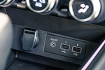 Renault Clio E-Tech full hybrid 145 esprit Alpine Turismo Interior Conexi&oacute;n fuentes externas 5 puertas