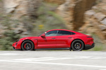 Porsche Taycan GTS GTS con Paquete Sport Design en carbono Turismo Rojo Carm&iacute;n Exterior Lateral 5 puertas