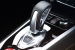 Lotus Emira i4 First Edition i4 First Edition Coup&eacute; Interior Palanca de Cambios 2 puertas