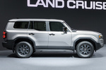 Toyota Land Cruiser 250 2.8D VX 250 VX Todo terreno Plata Metalizado Exterior Lateral 5 puertas