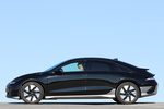 Hyundai IONIQ 6 168 kW (228 CV) 77 kWh RWD Star Turismo Abyss Black Exterior Lateral 4 puertas