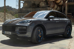 Porsche Cayenne Turbo E-Hybrid con Paquete GT Coup&eacute; Turbo E-Hybrid con Paquete GT Coup&eacute; Todo terreno Gris Cuarcita Metalizado Exterior Frontal-Lateral 5 puertas