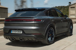 Porsche Cayenne Turbo E-Hybrid con Paquete GT Coup&eacute; Turbo E-Hybrid con Paquete GT Coup&eacute; Todo terreno Gris Cuarcita Metalizado Exterior Posterior-Lateral 5 puertas