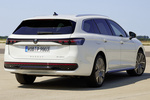 Volkswagen Passat eHybrid Variant R-line eHybrid Variant Turismo familiar Blanco, y punto Exterior Posterior-Lateral 5 puertas