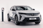 Renault Scenic E-Tech 100% El&eacute;ctrico 160 kW (220 CV) gran autonom&iacute;a iconic Todo terreno Blanco Nacarado con techo Negro Exterior Toma de recarga 5 puertas