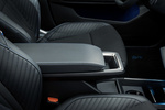Renault Scenic E-Tech 100% El&eacute;ctrico 160 kW (220 CV) gran autonom&iacute;a esprit Alpine Todo terreno Interior Reposabrazos 5 puertas